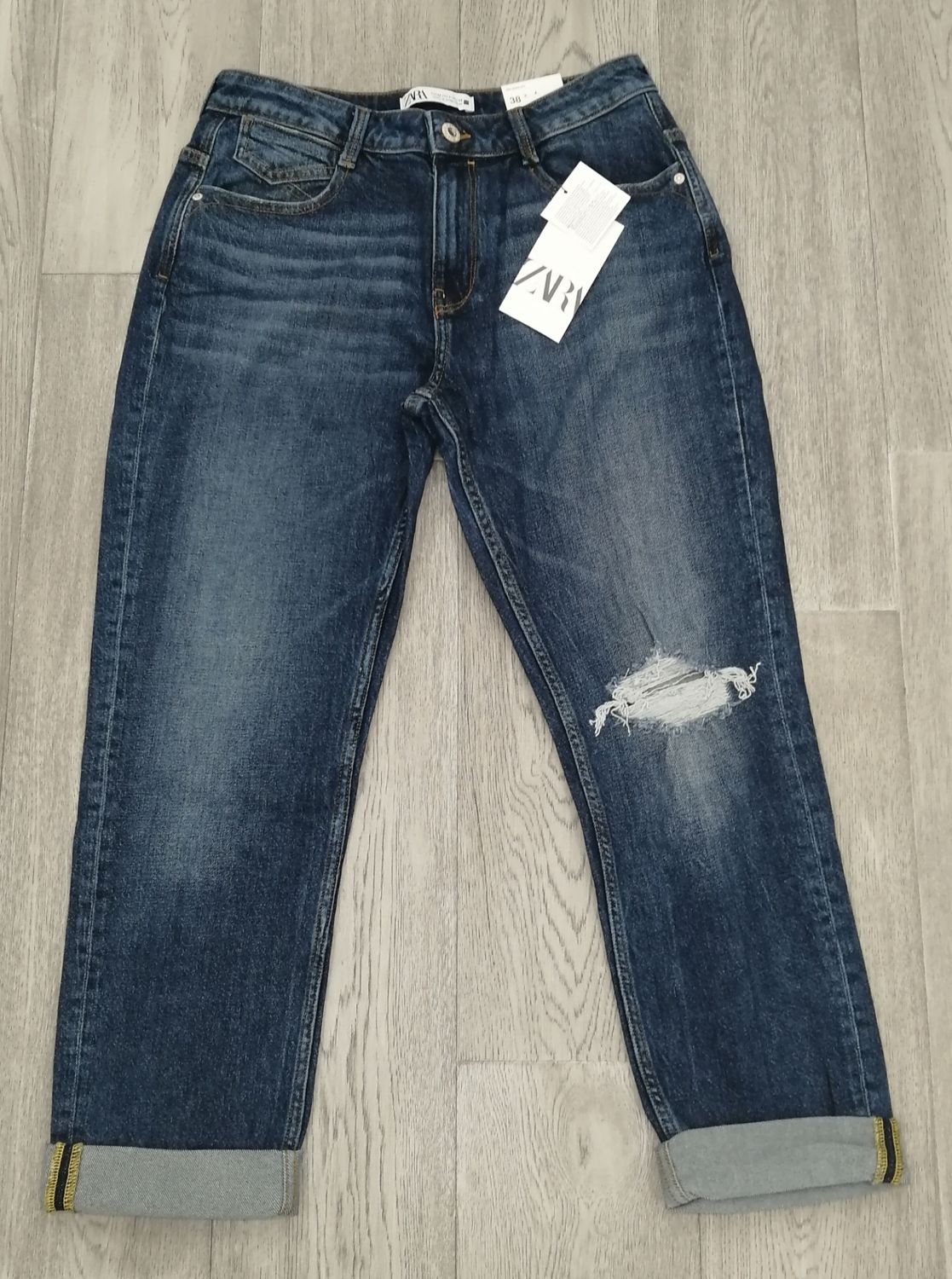 ZARA Women's Relaxed Fit Low Rise Ankle Jeans (New With Tags)