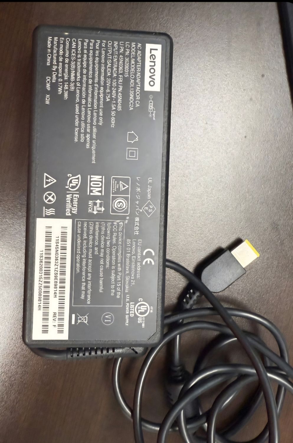 Lenovo OEM 135W AC Adapter | 45N0556 | 45N0367 | 45N0363 | 45N0485 | 36200315 | ADL135NDC2A | ADL135NDC3A | ADL135NLC2A | ADL135NLC3A | ADL135NLC2A | ADL135NCC2A