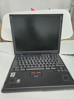 2645-9FU | IBM ThinkPad 600X | Pentium III 650 MHz | 448MB | 20GB  | 13.3" XGA TFT (1024 x 768) | Neomagic Magicgraph256zx | CD | Serial Port | Parallel Port | VGA | PS2 | USB | Windows XPP