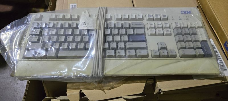 IBM SK-8820 PS/2 Wired Keyboard Front View