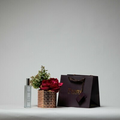 Peony, Berry and Foliage in Cylinder Pot With Fragrance 100ml Peony, Berry and Foliage in Cylinder Pot With Fragrance 100ml