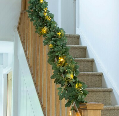 9ft Mistletoe Garland with Lights 9ft Mistletoe Garland with Lights