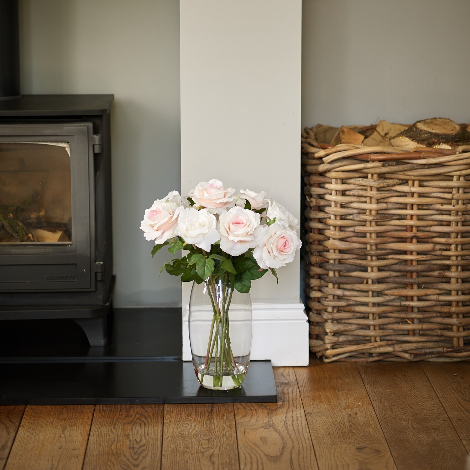 Rose Mix in a Tall City Vase Rose Mix in a Tall City Vase
