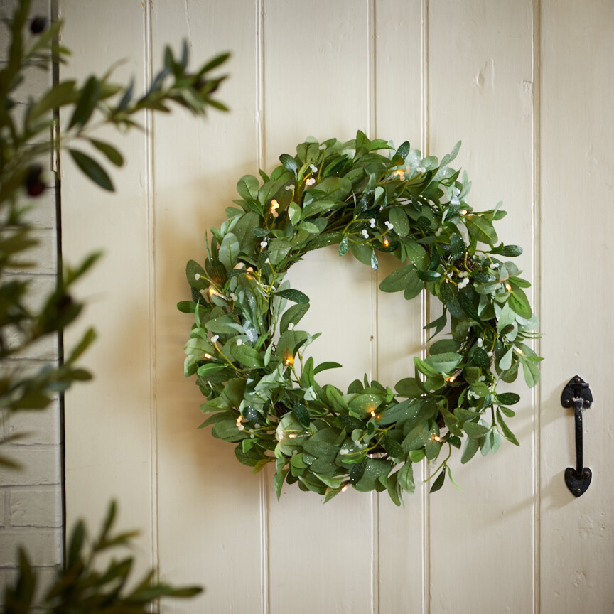 Mistletoe Wreath with Lights Mistletoe Wreath with Lights