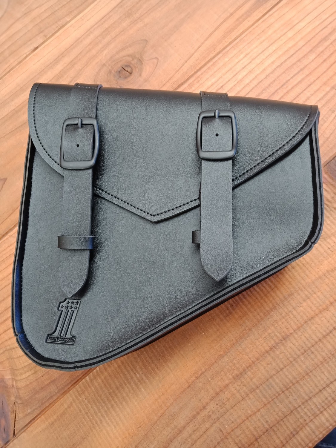 Black Standard Line Swingarm Bag
