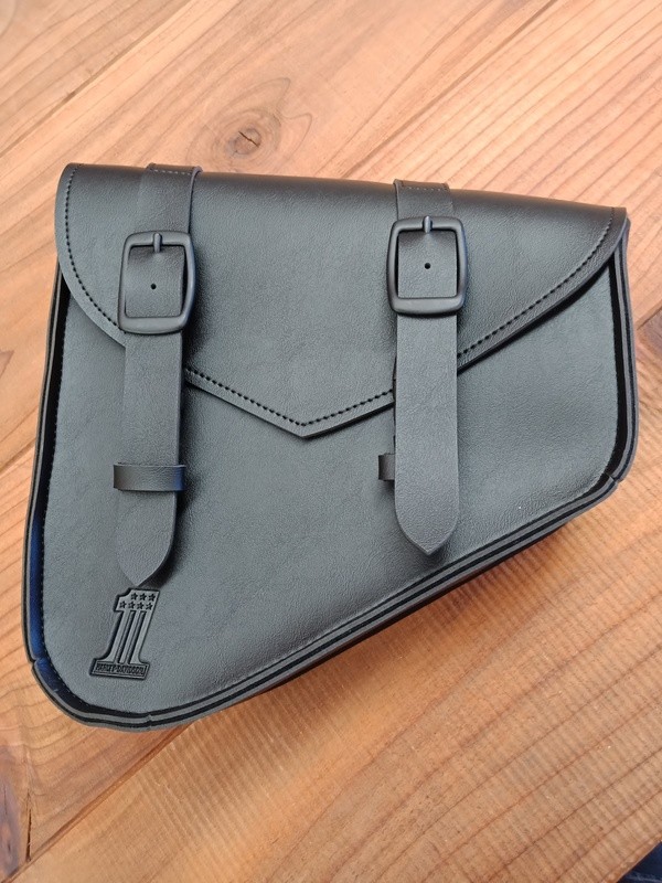 Black Standard Line Swingarm Bag