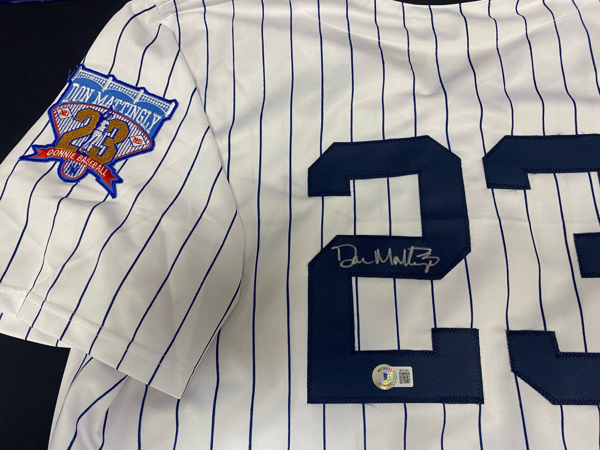 DON MATTINGLY SIGNED YANKEES CUSTOM JERSEY W/ RETIREMENT PATCH