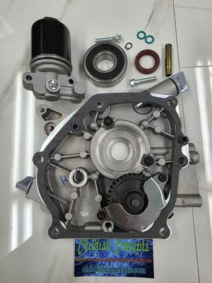 Pressurized oiling side cover assembly