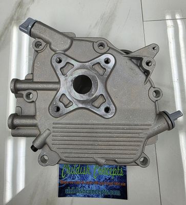 Pressurized oiling side cover assembly