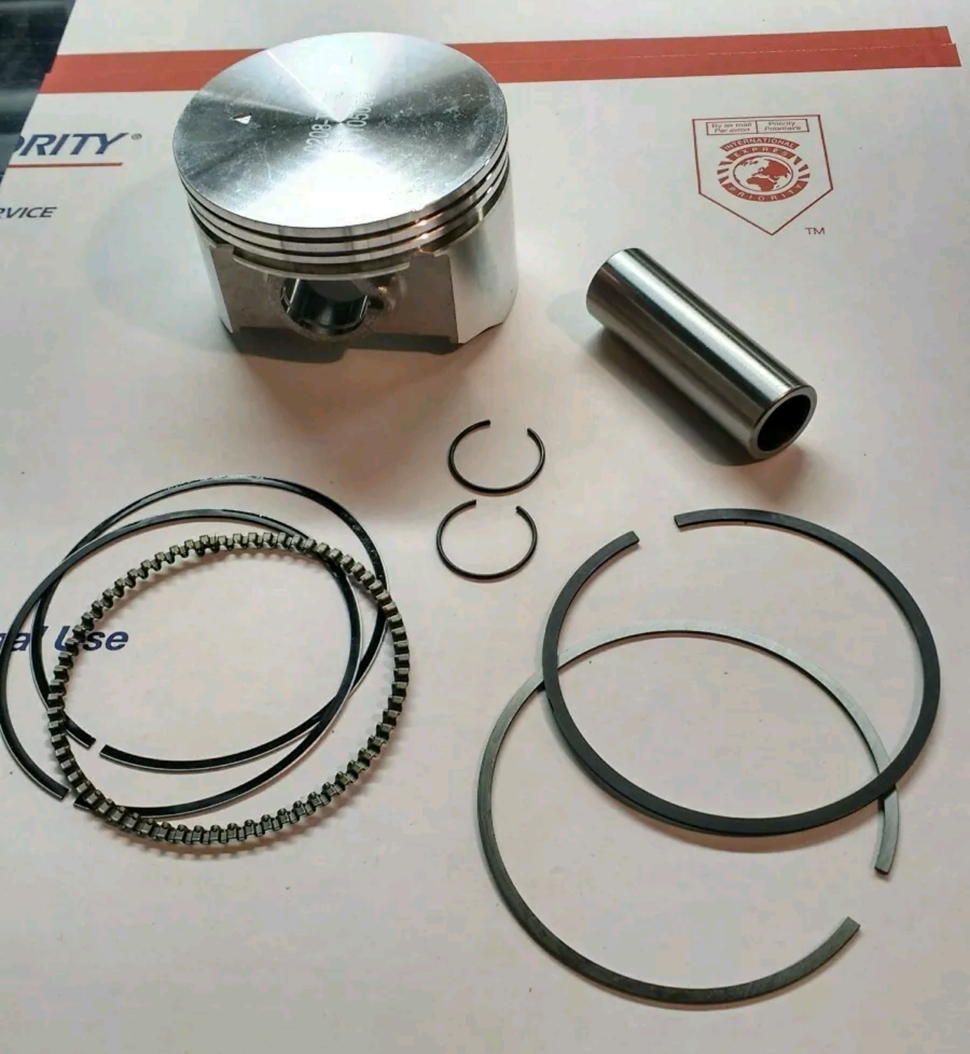 212 cc 70mm flat top piston kit (hemi) .550 height