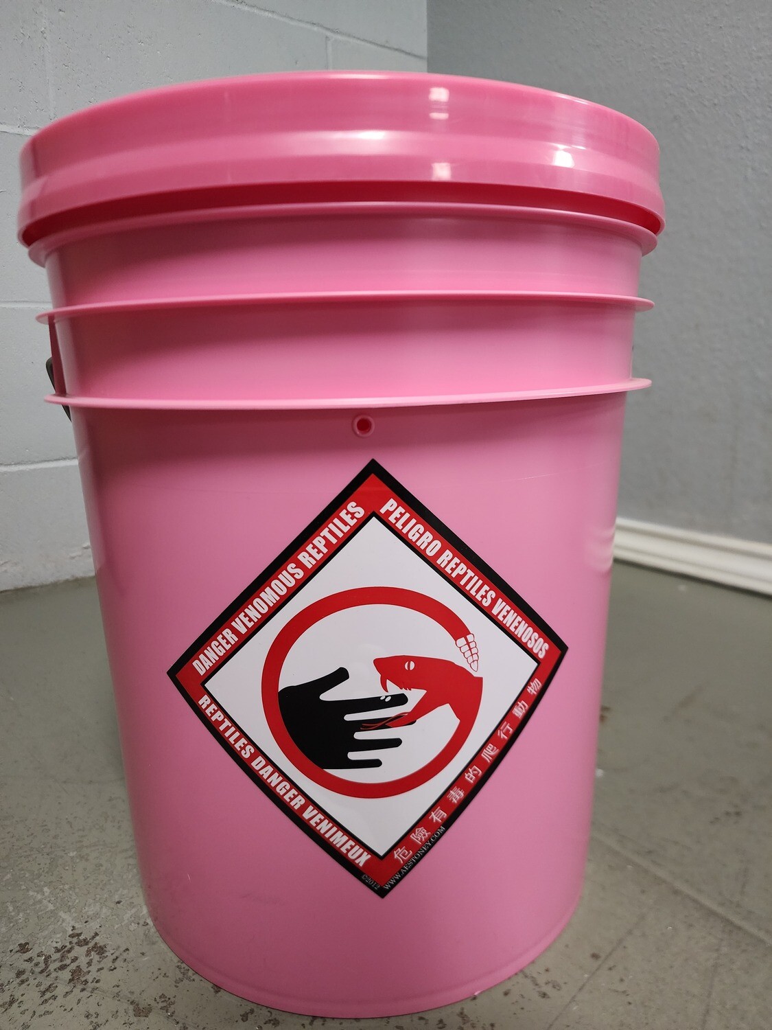 Pink 5gal Snake Bucket
