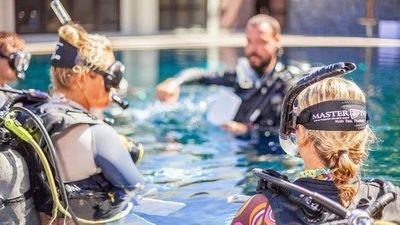 PADI Divemaster & IDC - Career Package - 94,560 THB