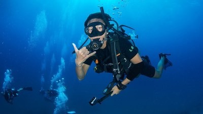 PADI Rescue Diver to Divemaster - Career Package - 62,830 THB