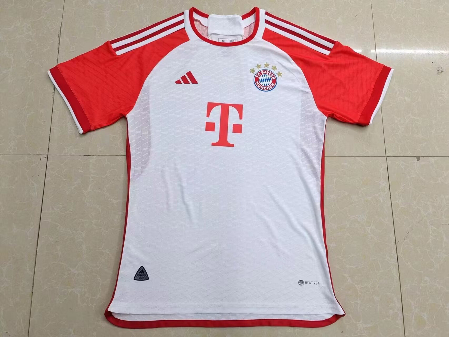 Maglia Bayern Monaco Home 2022/2023 Maglia Bayern Monaco Home 2022/2023
