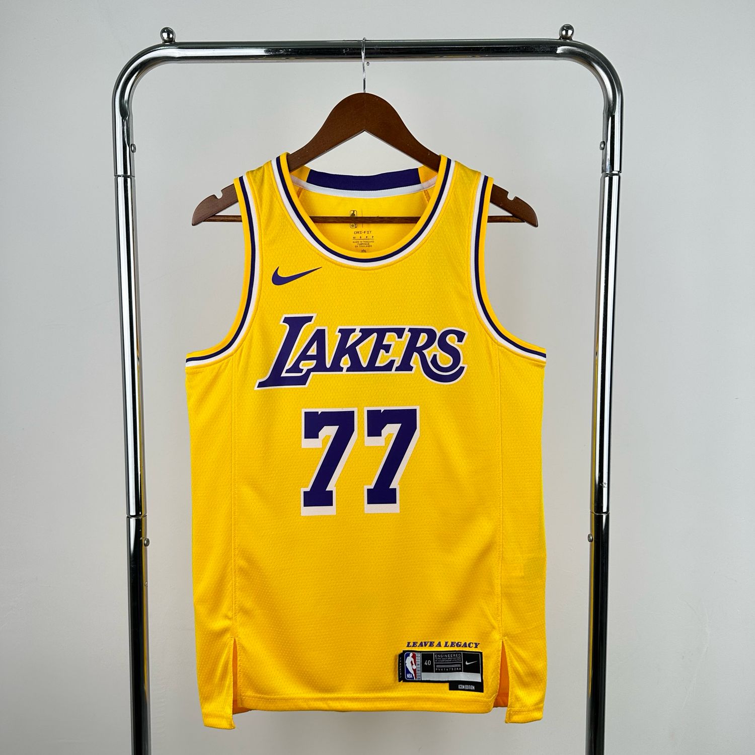 Canotta Lakers Doncic #77 2025