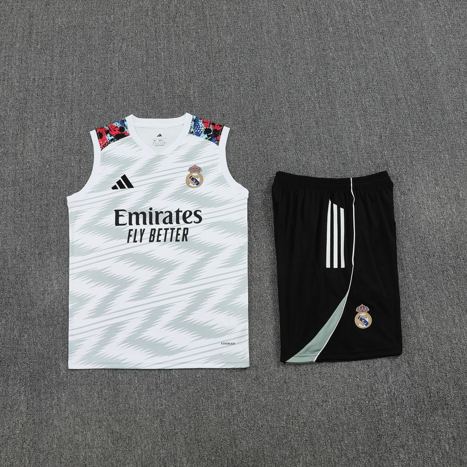 Kit Real Madrid 2025/2026