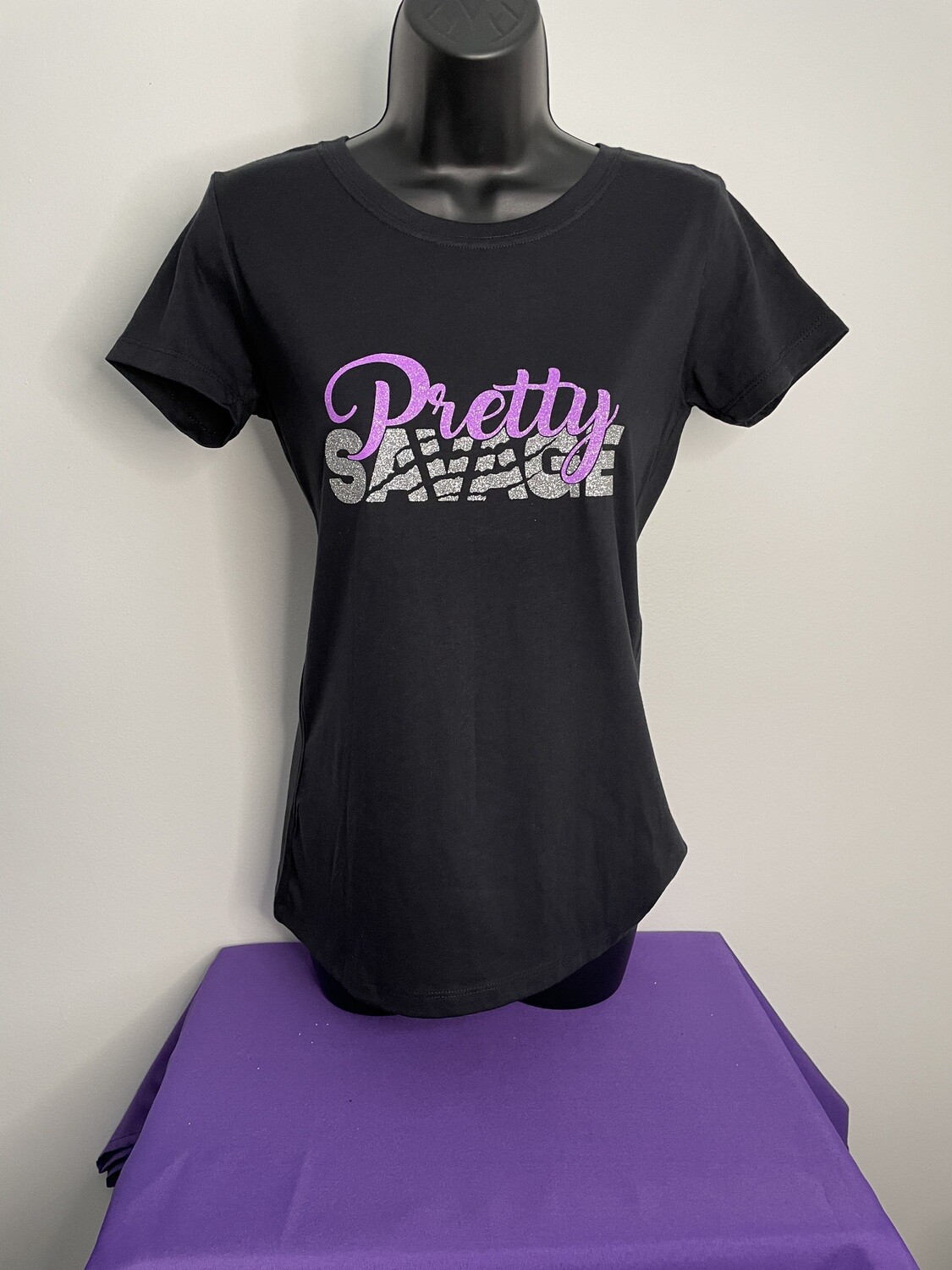 PRETTY SAVAGE WOMEN&#39;S TEE