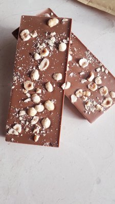 100g Caramel Milk Chocolate with Roasted Hazelnuts