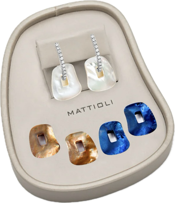 PENDIENTES PUZZLE SMALL EN ORO BLANCO CON DIAMANTES Y MADREPERLA EN 3 COLORES. MOR054B002 PENDIENTES PUZZLE SMALL EN ORO BLANCO CON DIAMANTES Y MADREPERLA EN 3 COLORES. MOR054B002