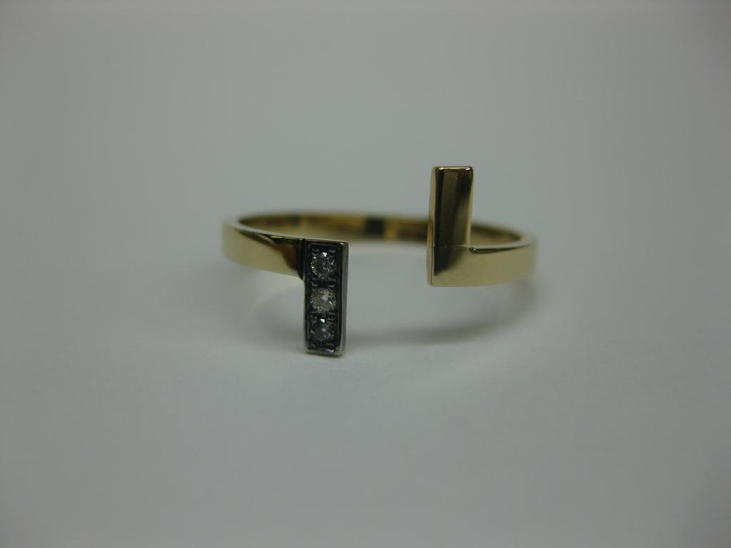 ANILLO DE ORO CON DIAMANTES