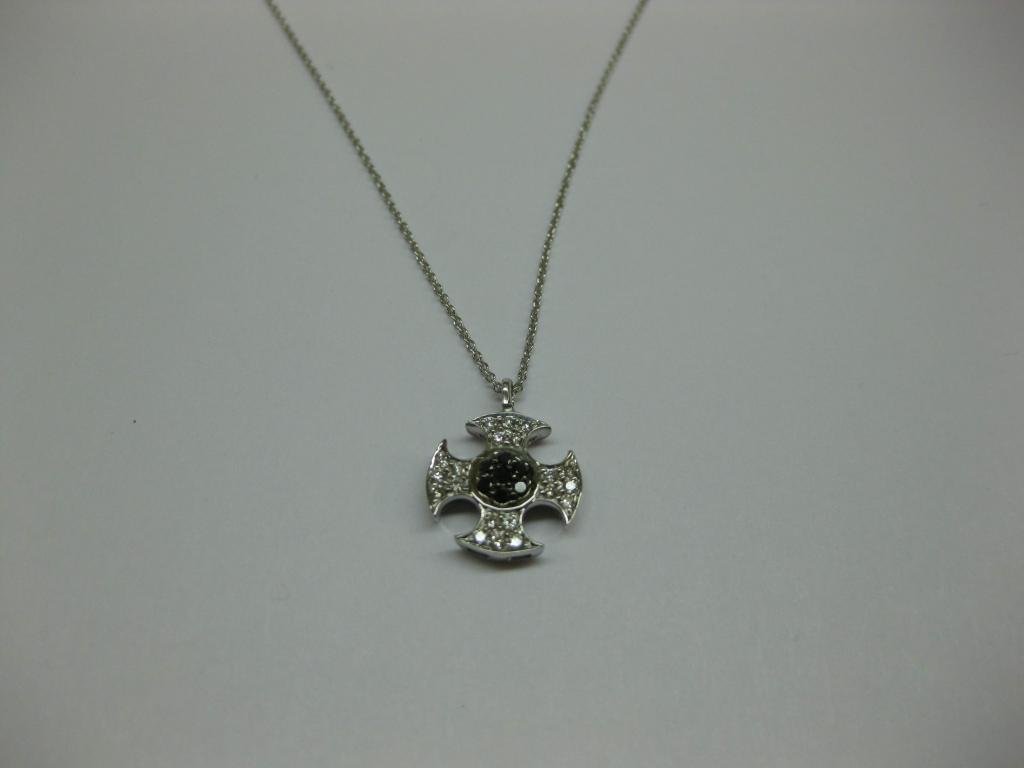 CRUZ DE ORO BLANCO Y DIAMANTES