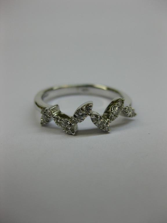 ANILLO DE ORO CON DIAMANTES