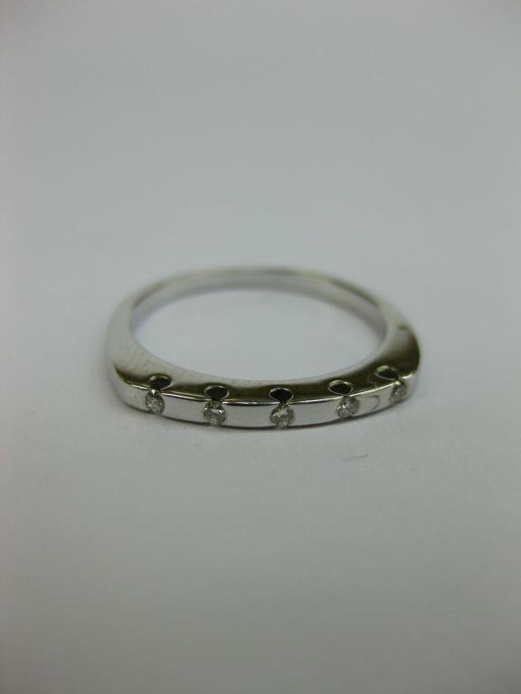 ANILLO DE ORO CON DIAMANTES