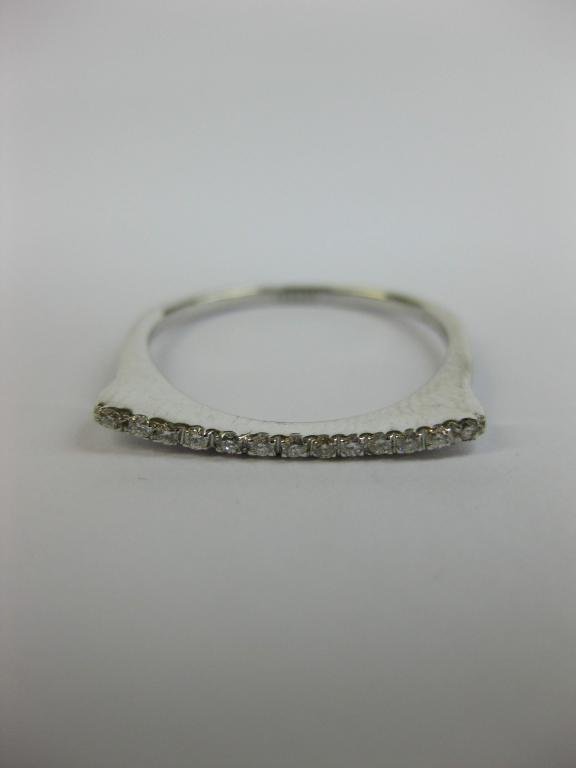 ANILLO DE ORO CON DIAMANTES