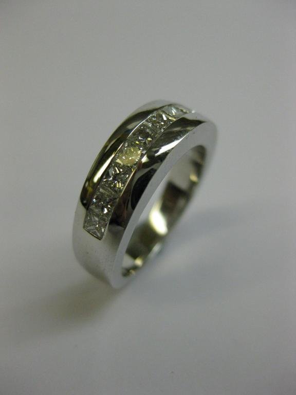ANILLO DE ORO CON DIAMANTES