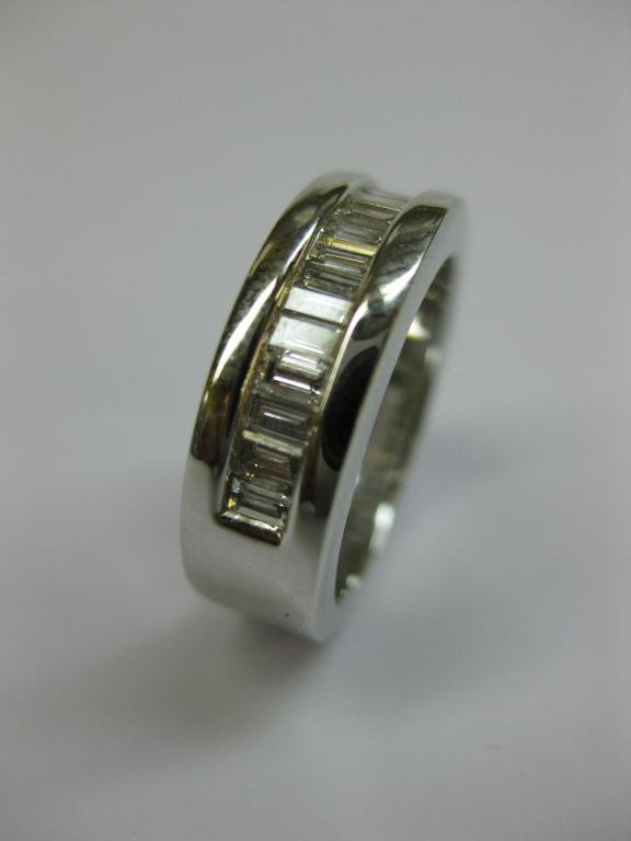 ANILLO DE ORO CON DIAMANTES
