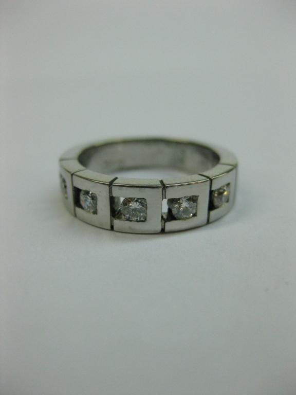 ANILLO DE ORO CON DIAMANTES