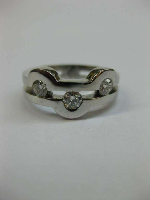 ANILLO DE ORO CON DIAMANTES