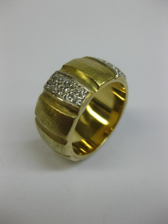 ANILLO DE ORO CON DIAMANTES