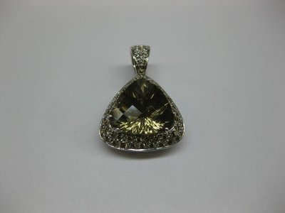 COLGANTE DE ORO BLANCO,CUARZO FUMÉ Y DIAMANTES