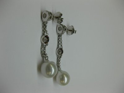 PENDIENTES DE ORO CON DIAMANTES Y PERLAS