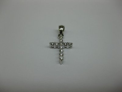 CRUZ DE ORO BLANCO Y DIAMANTES.