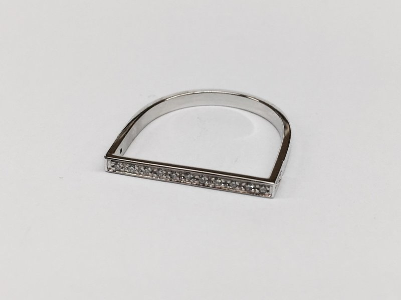 SORTIJA DE ORO BLANCO CON DIAMANTES C.BERLÍN30