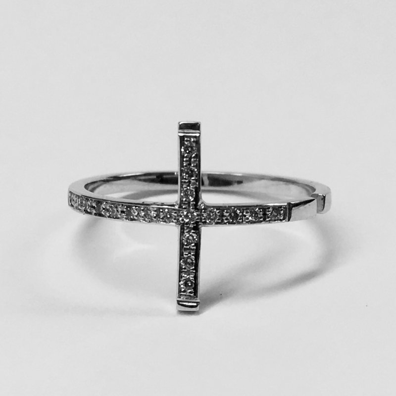 SORTIJA DE ORO BLANCO CON DIAMANTES C.BERLÍN 33