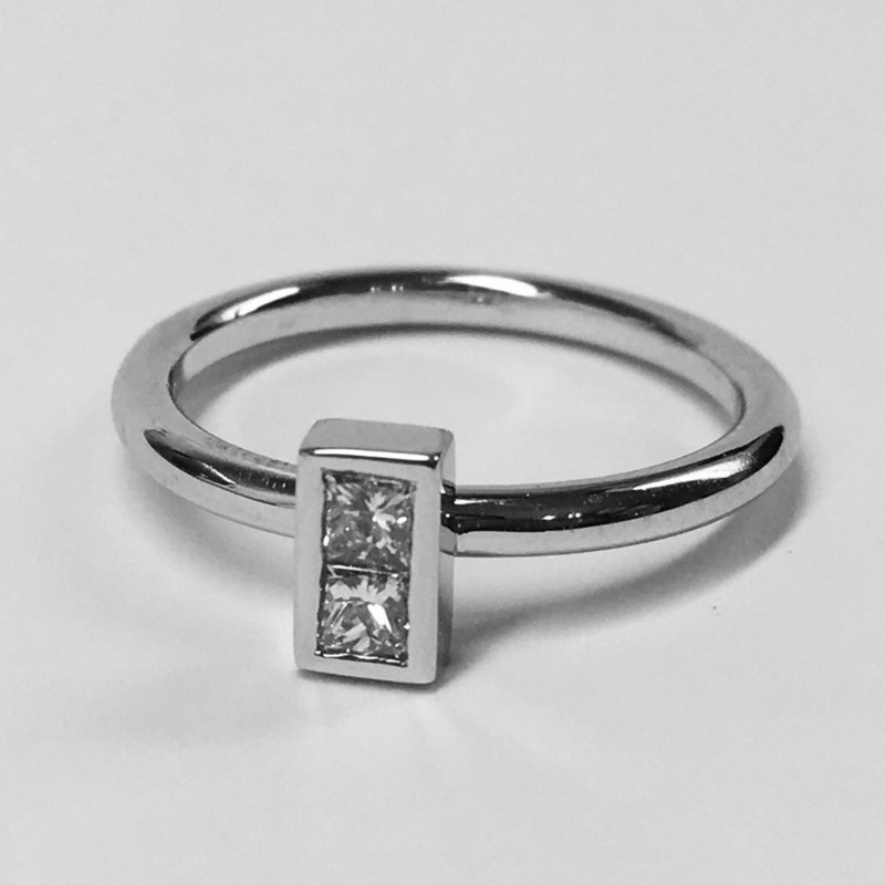 SORTIJA DE ORO BLANCO CON DIAMANTES SOL.PR 0.23