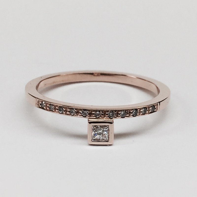 SORTIJA DE ORO ROSA CON DIAMANTES C.BERLÍN 37