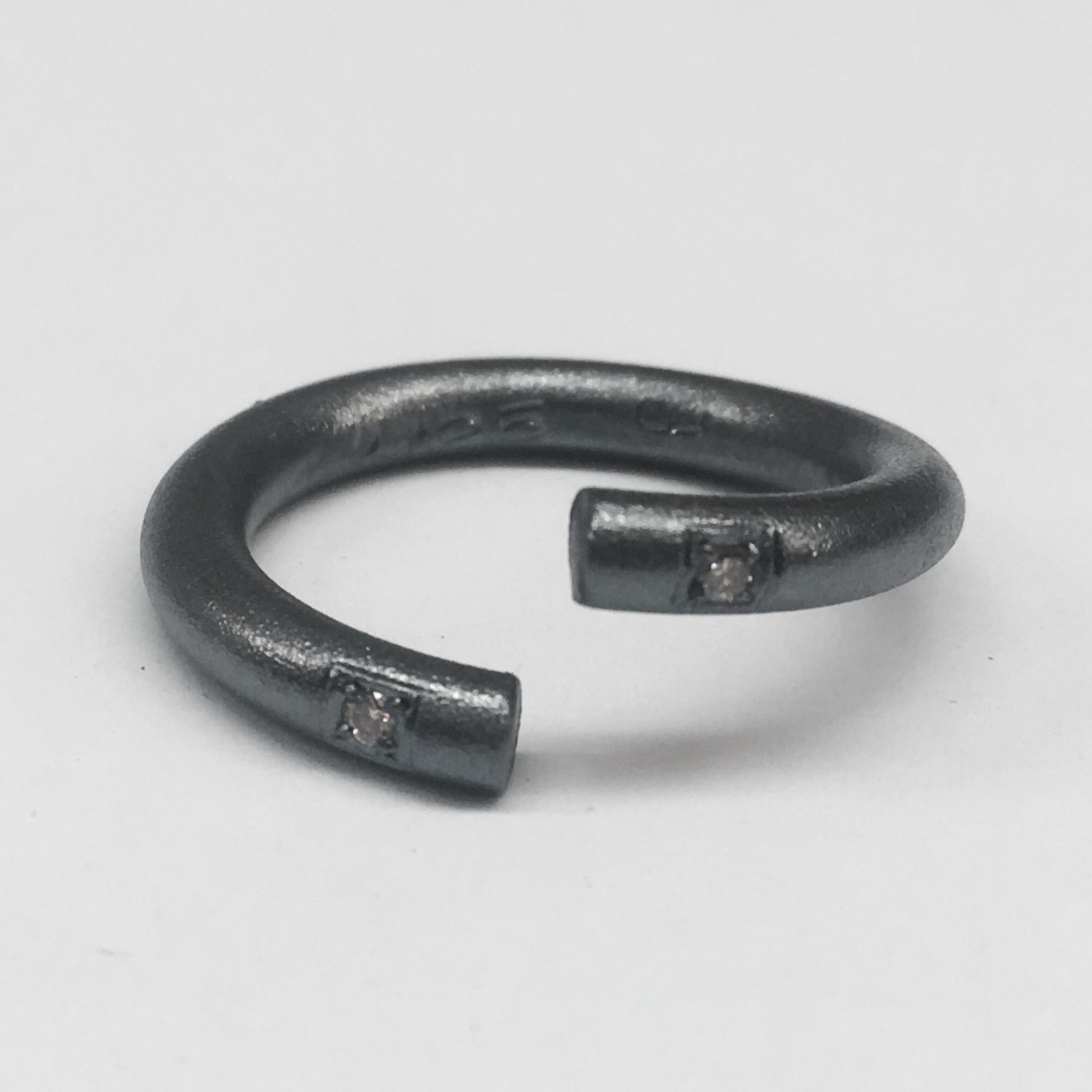 SORTIJA  DE PLATA CON DIAMANTES C.BERLÍN.AG.48