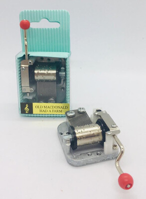 Trousselier Old MacDonald Had A Farm Hand Cranked Musicals