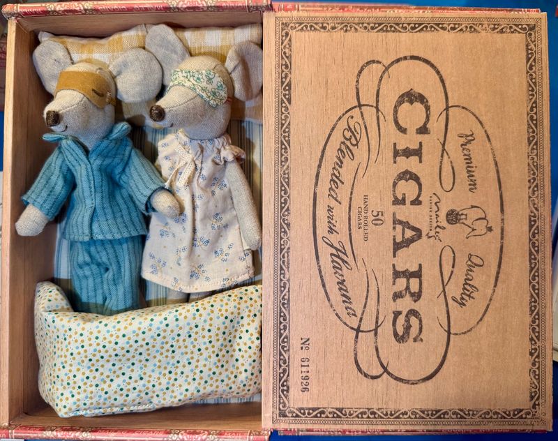 Maileg Mum &amp; Dad Mice In Cigarbox