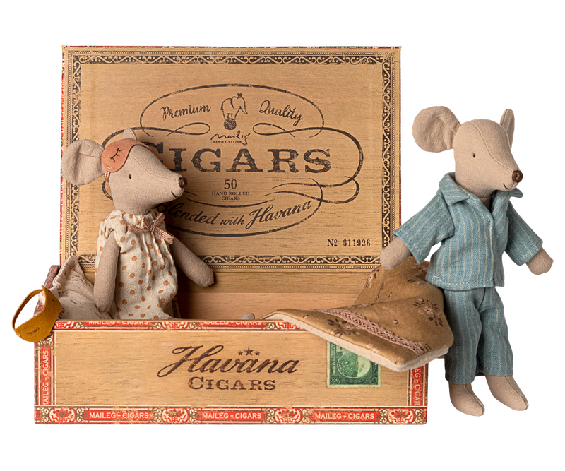 Maileg Mum &amp; Dad Mice In Cigarbox