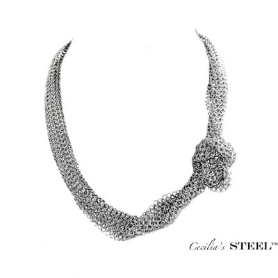 Stand Out Necklace | Choker