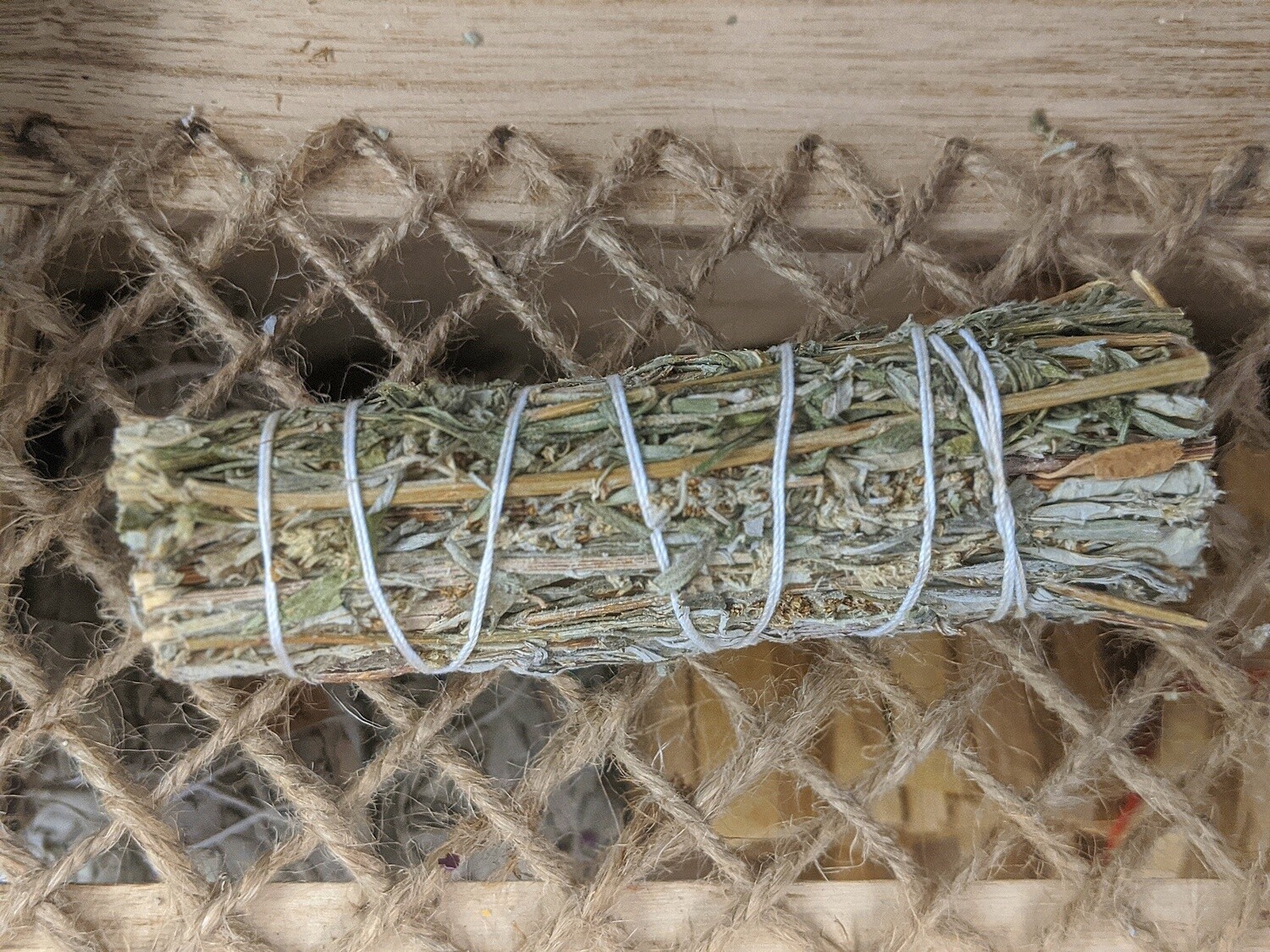 Mugwort Bundle (Black Sage) 4”-5”