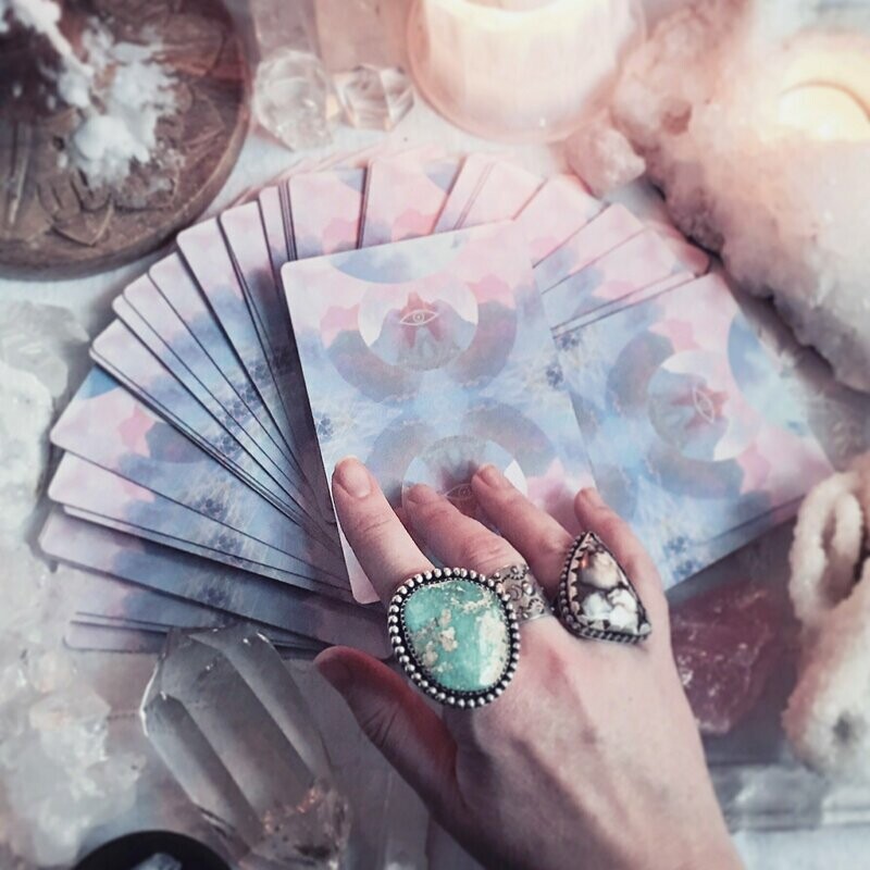 Tarot &amp; Oracle Readings