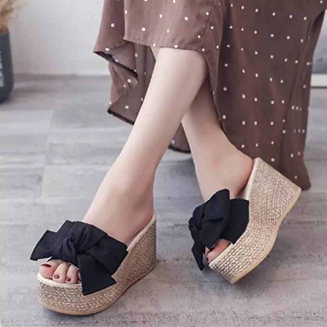 Women&#39;s Fashion High Sole Slippers