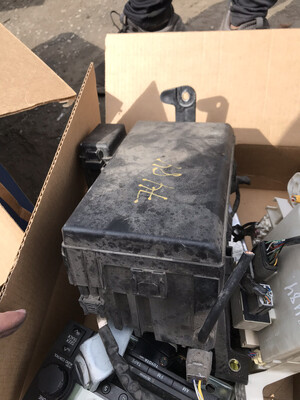 CAJA DE FUSIBLES 4RUNNER 2004