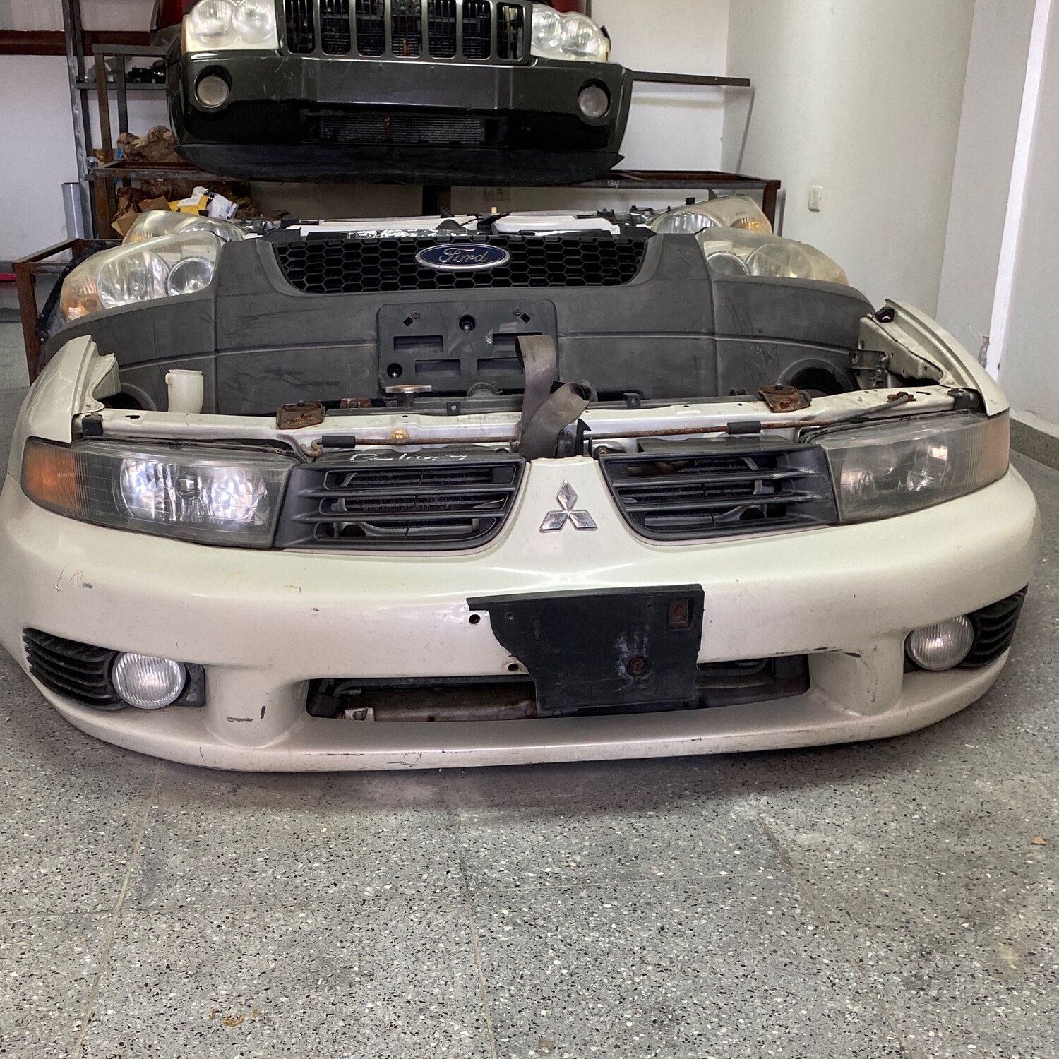 Frontal Mitsubishi Galant 2002